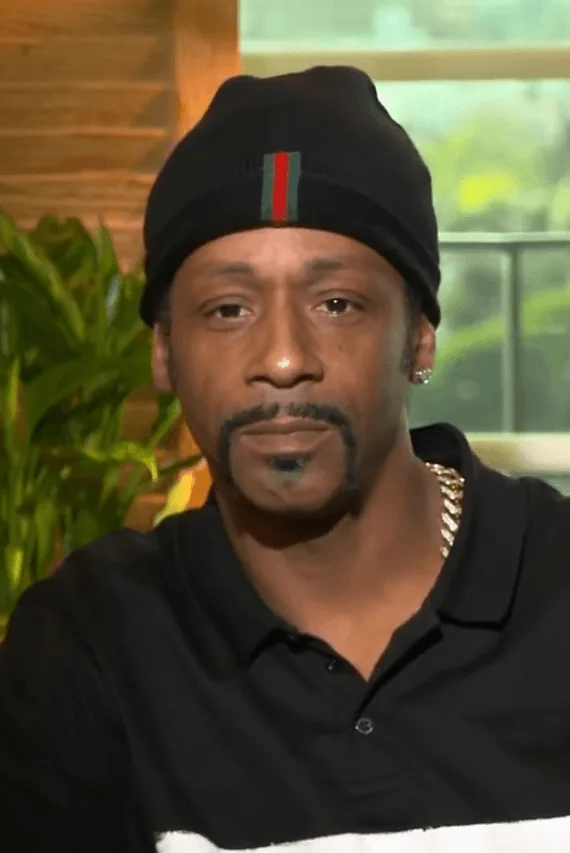 Katt Williams 2018 (UBX0KEMiZUk).jpg · El comediante y actor Katt Williams es entrevistado para la película Father Figures en 2018