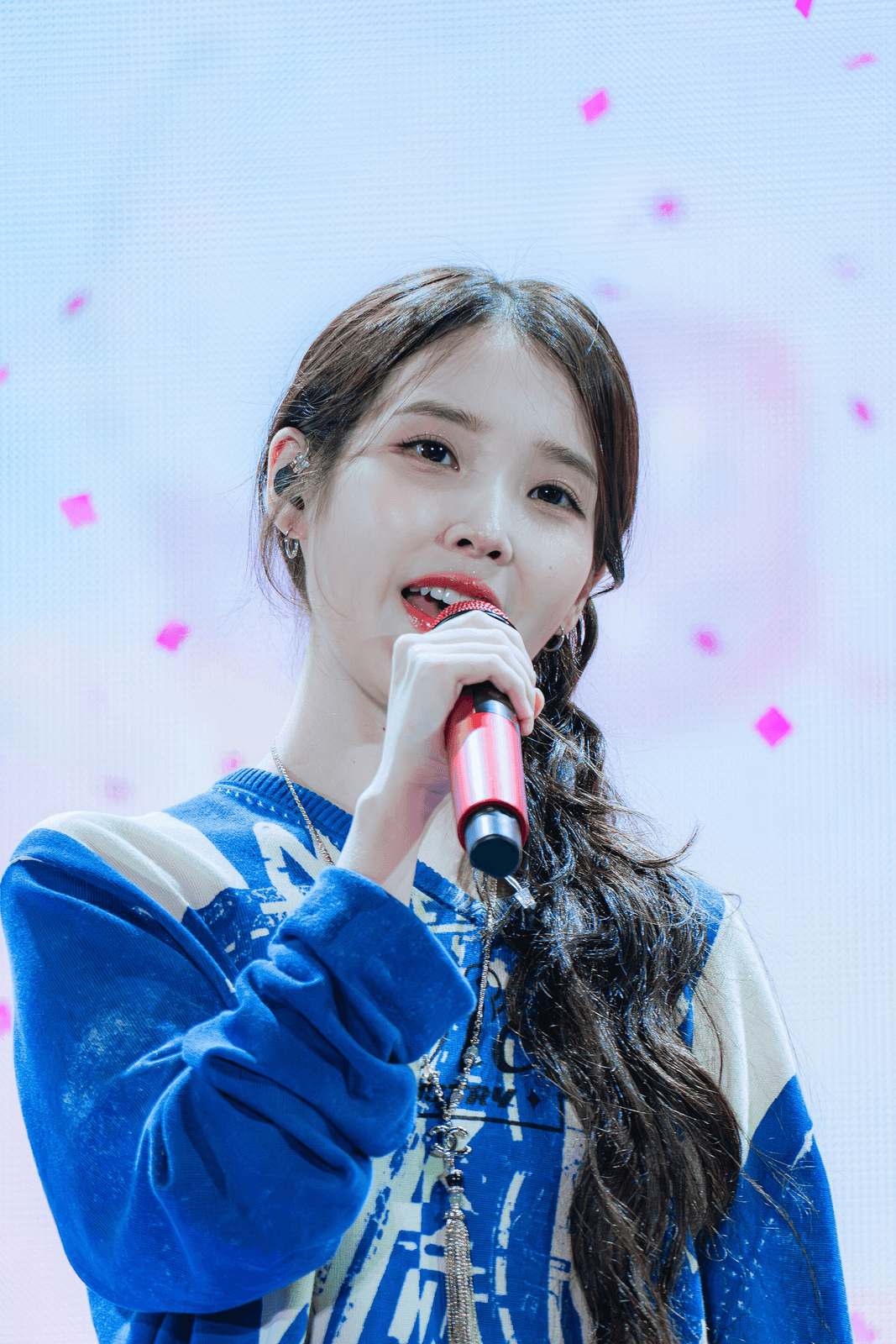 250914 IU "Bye Summer" fan meet-up 02.jpg · 250914 IU "Bye Summer" fan meet-up