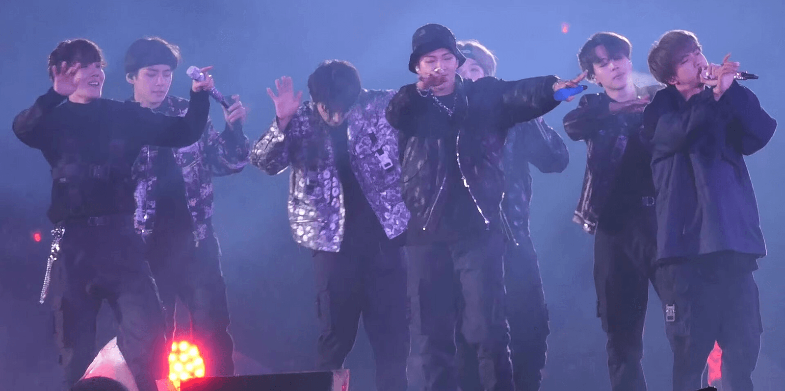 BTS performing “Mic Drop” at Chicago’s Soldier Field on May 12, 2019, in an openly licensed image